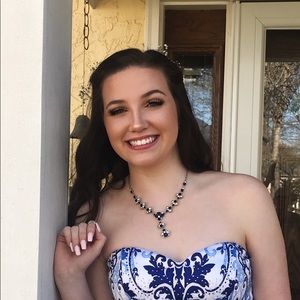 Meet your Posher, Anna